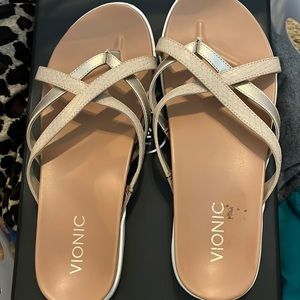 Vionic Sandals 8.5 Never worn